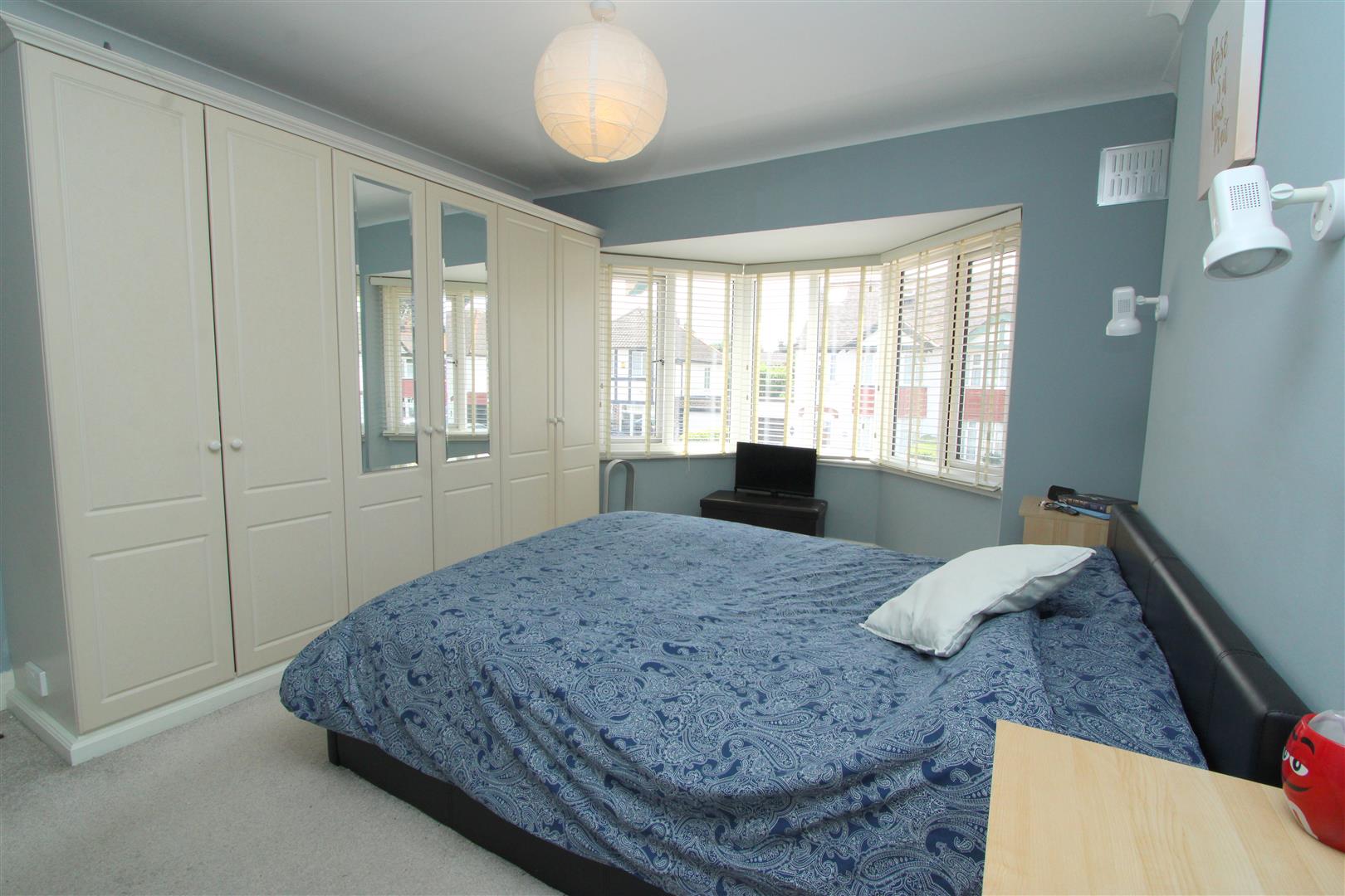 Tritton Avenue, Beddington